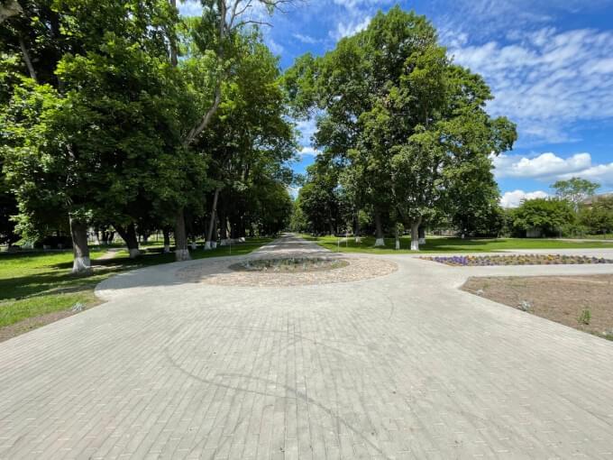 Фінальна форма скверу Графа Потоцького Кінцевий результат роботи Інженерно-Будівельної компанії гайвей над сквером Потоцьких