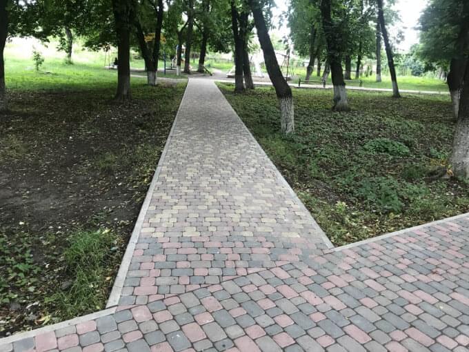 нова доріжка до паркового майданчика